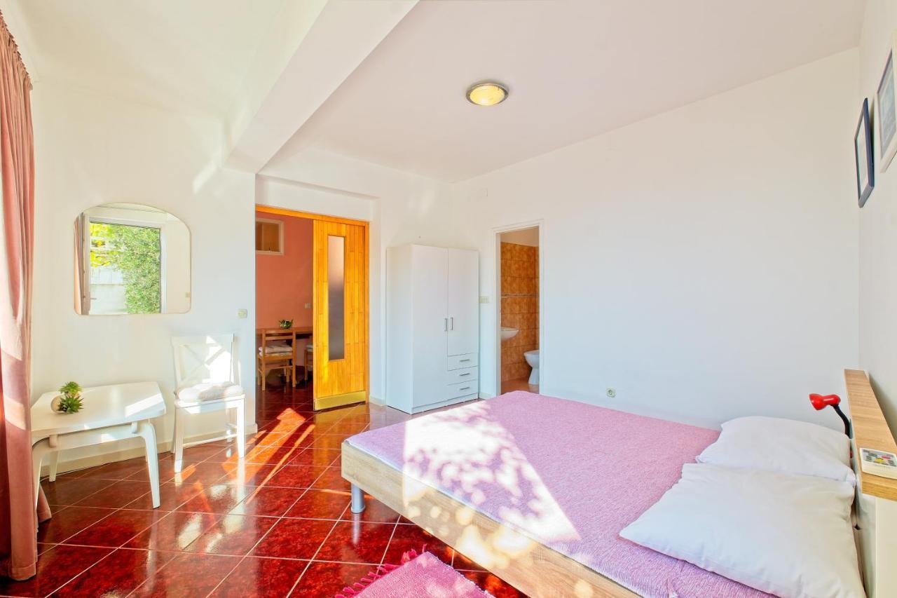 Apartments Cvjetkovic 米利尼 客房 照片